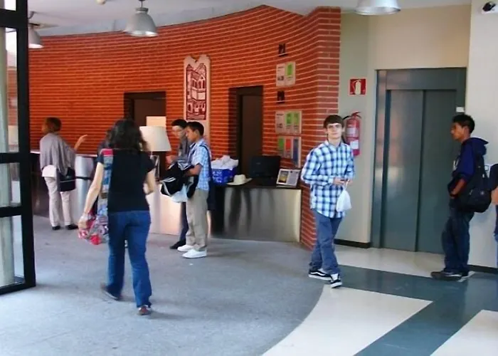 Lazarillo De Tormes Хостел *